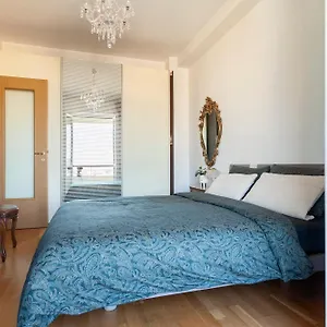  Appartamento Two Spacious Bedrooms 1 Minute To Metro Stop